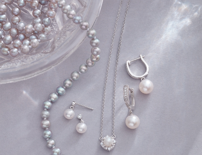 It's time to celebrate the stunning gem that symbolizes this season of warmth and joy – pearls!